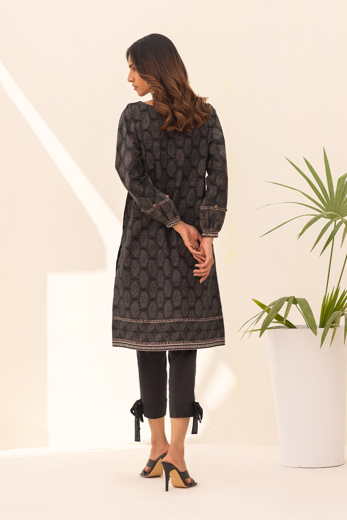 https://cdn.shopify.com/s/files/1/0704/5916/2937/products/032A8381.jpg?v=1752140920