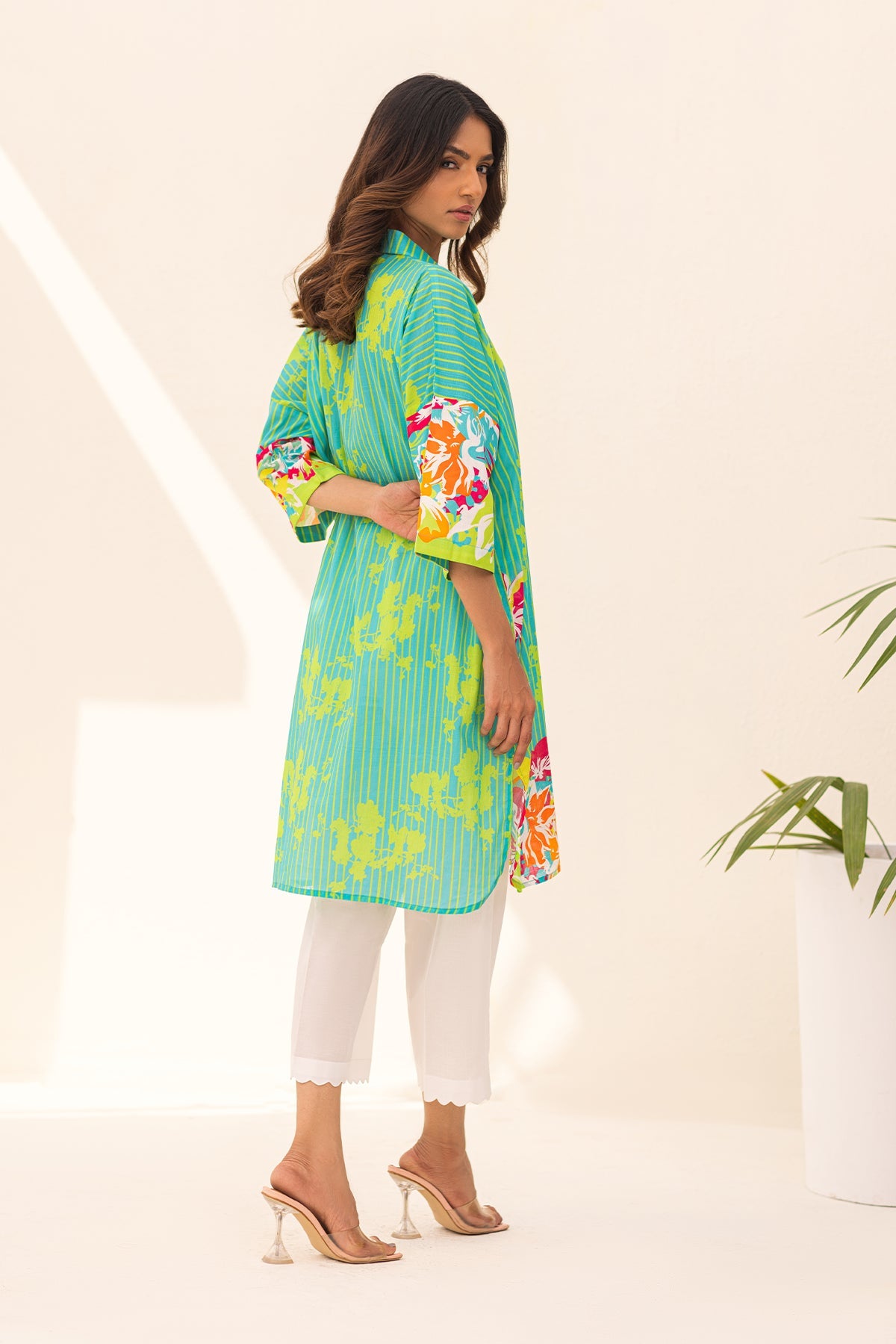 https://cdn.shopify.com/s/files/1/0704/5916/2937/products/032A8434.jpg?v=1752140922