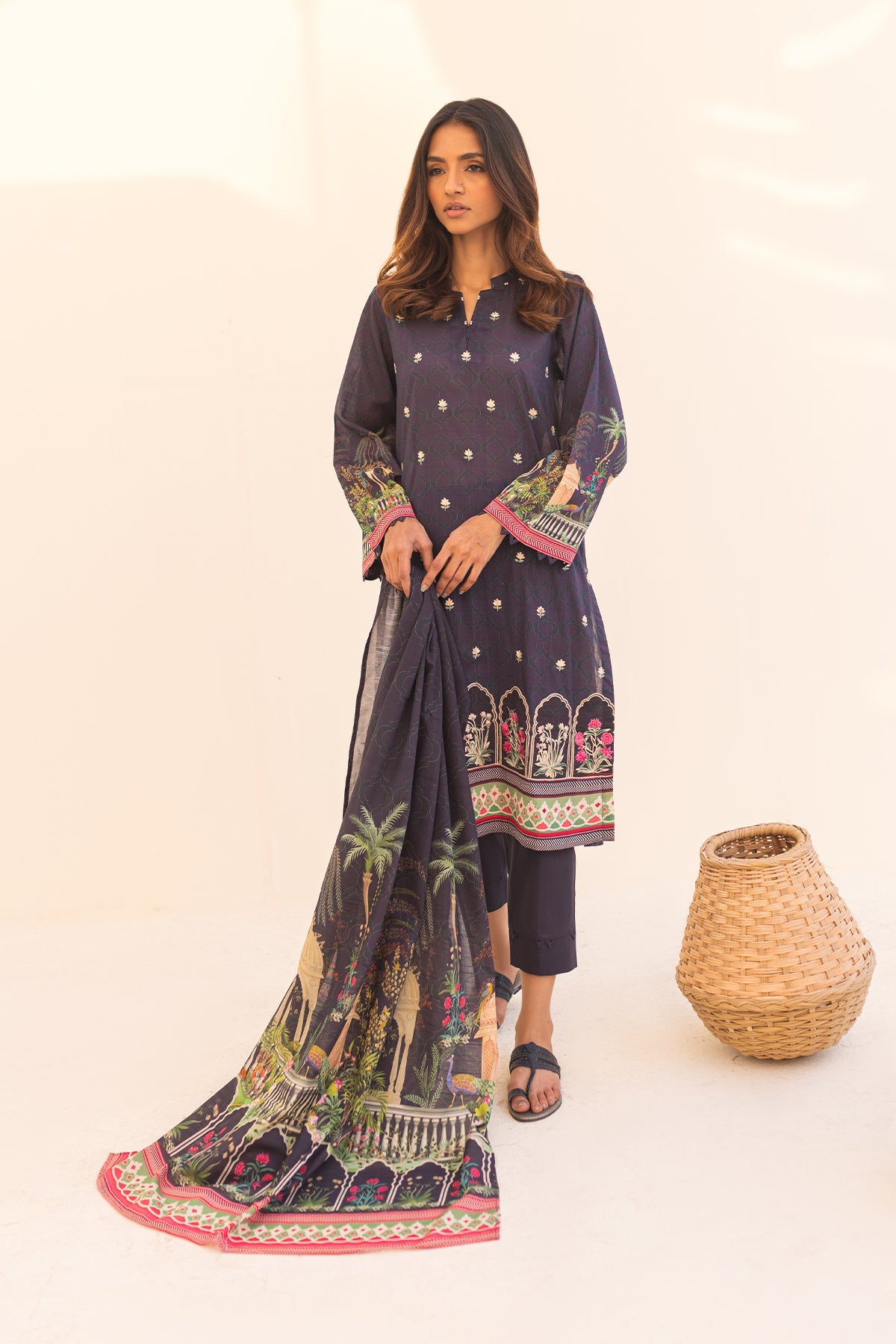 https://cdn.shopify.com/s/files/1/0704/5916/2937/products/032A9570.jpg?v=1752140913