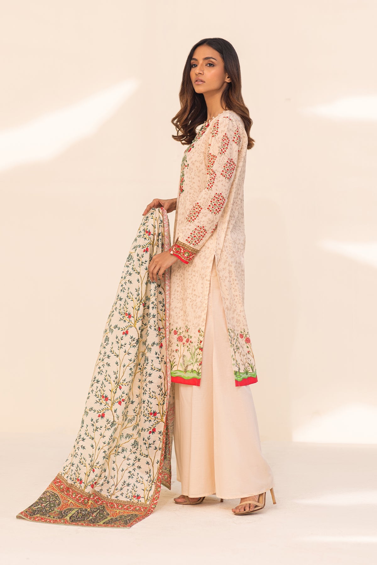 https://cdn.shopify.com/s/files/1/0704/5916/2937/products/032A9685.jpg?v=1752140908