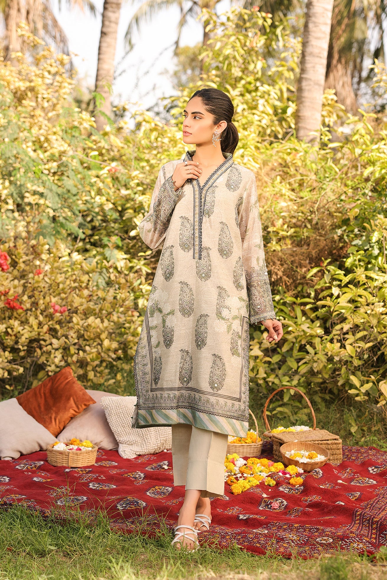 Da-2129 Green 2Pcs Embroidered Kurta With Trouser