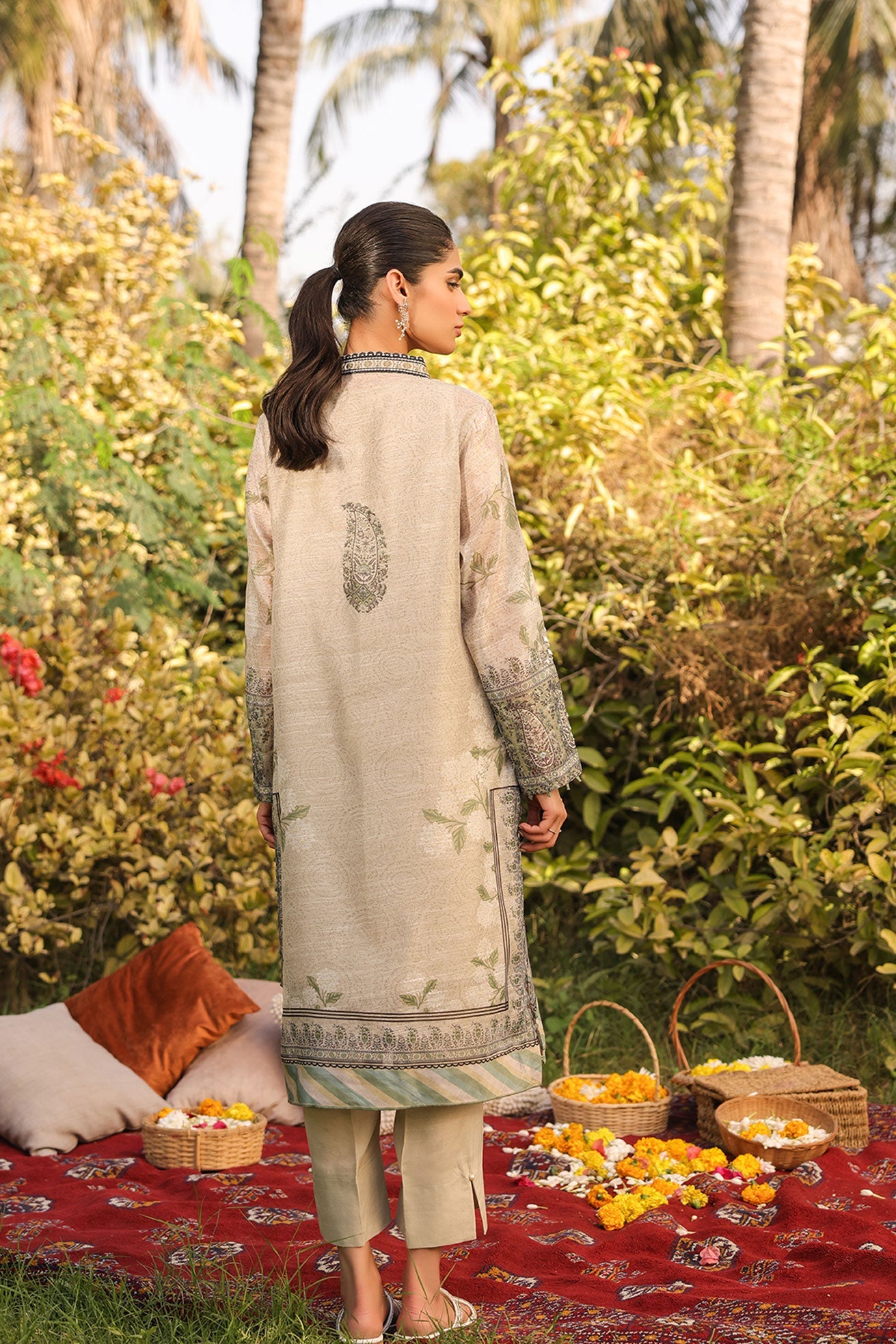 Da-2129 Green 2Pcs Embroidered Kurta With Trouser