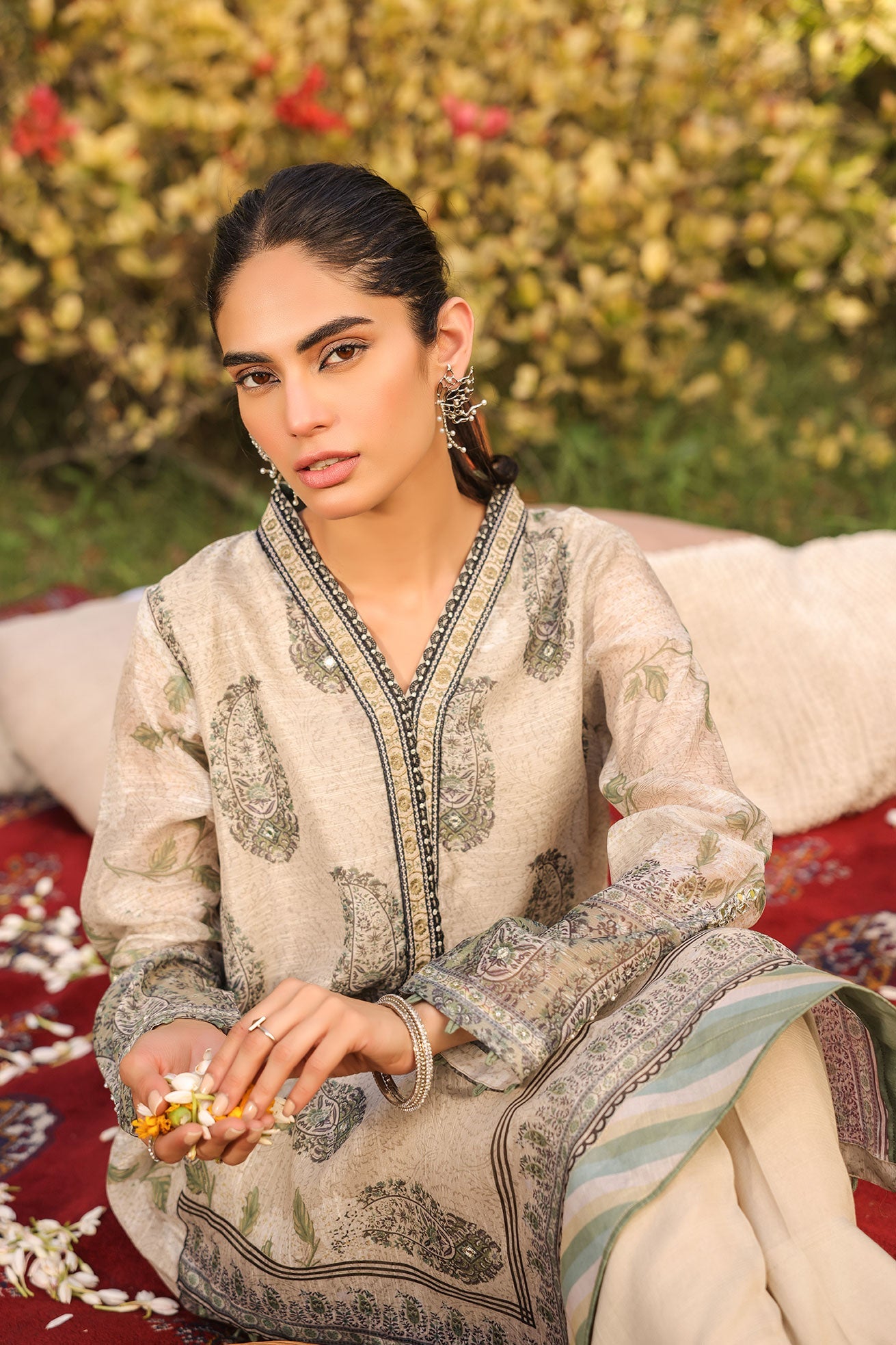 Da-2129 Green 2Pcs Embroidered Kurta With Trouser