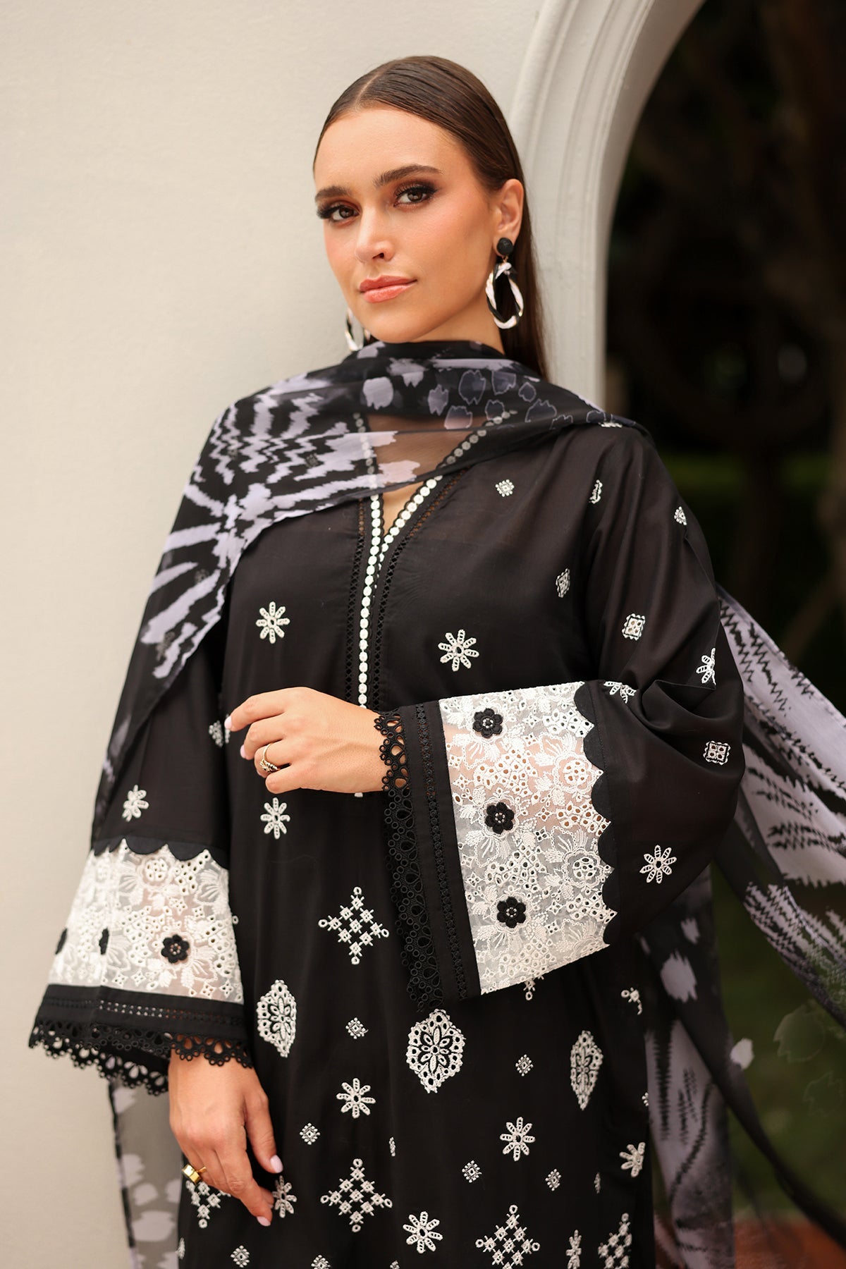 EMBROIDERED LAWN UF-4192