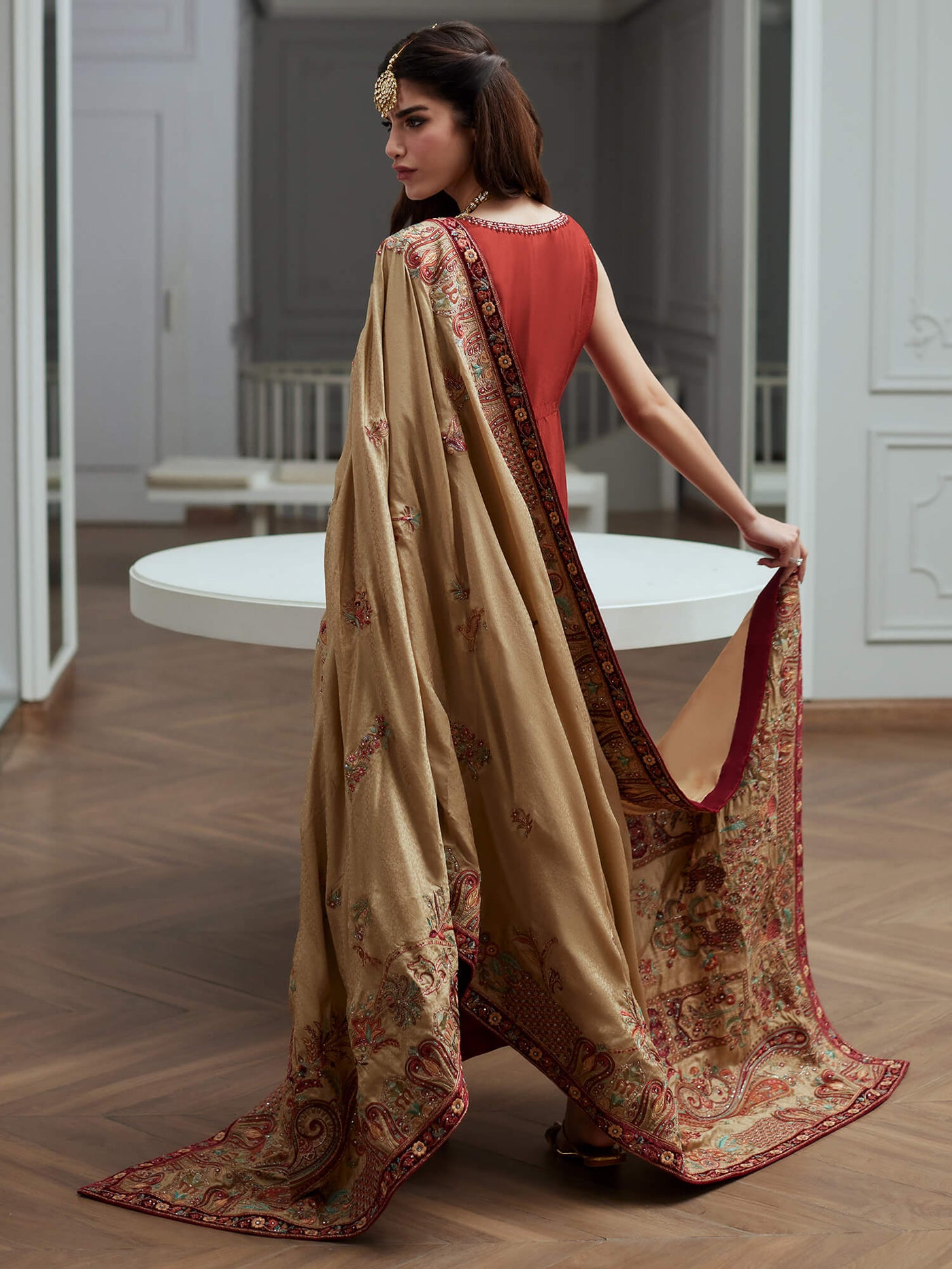 Peshwas & Shawl