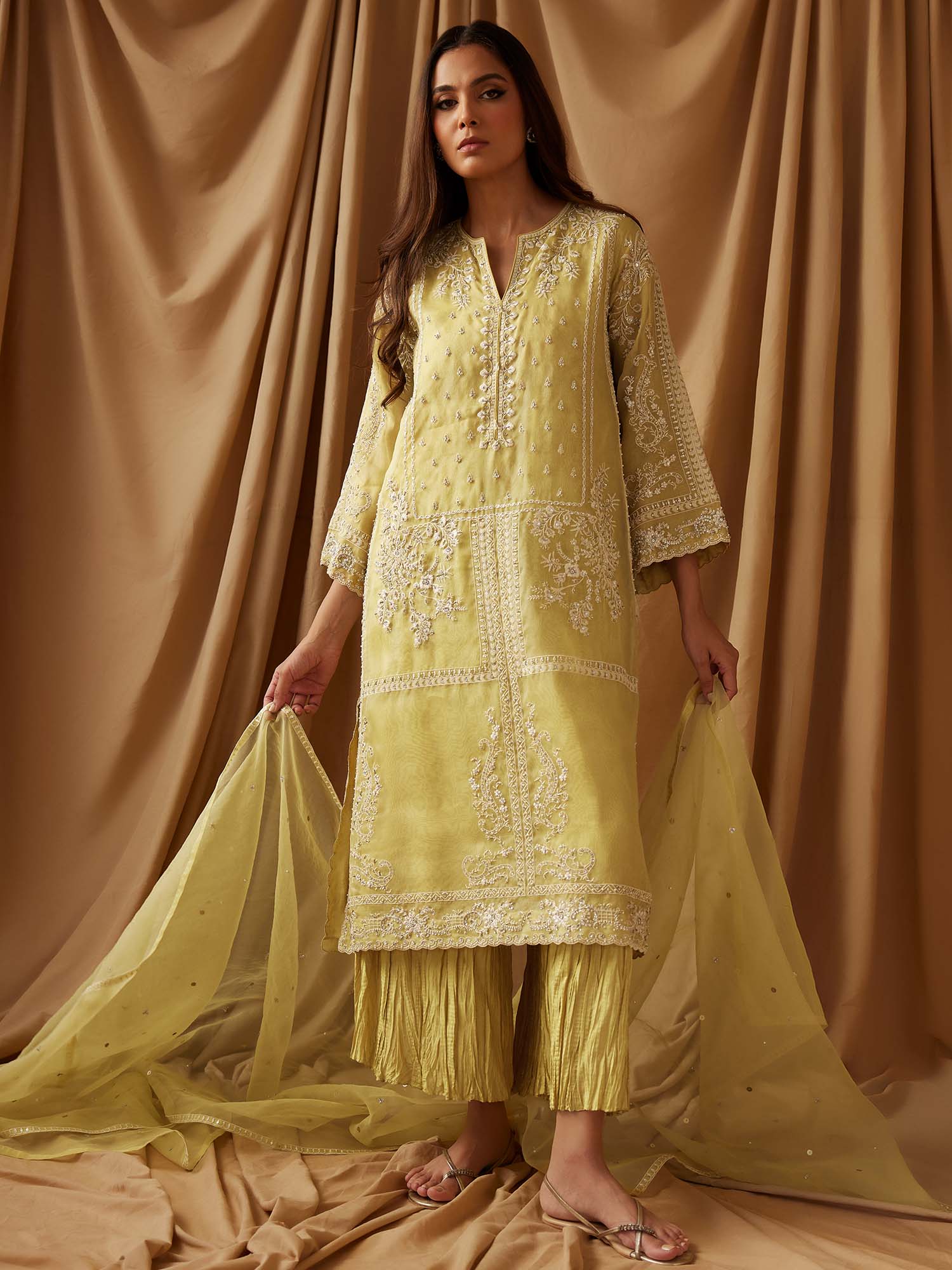 SICILY, CRUSHED IZAAR & DUPATTA