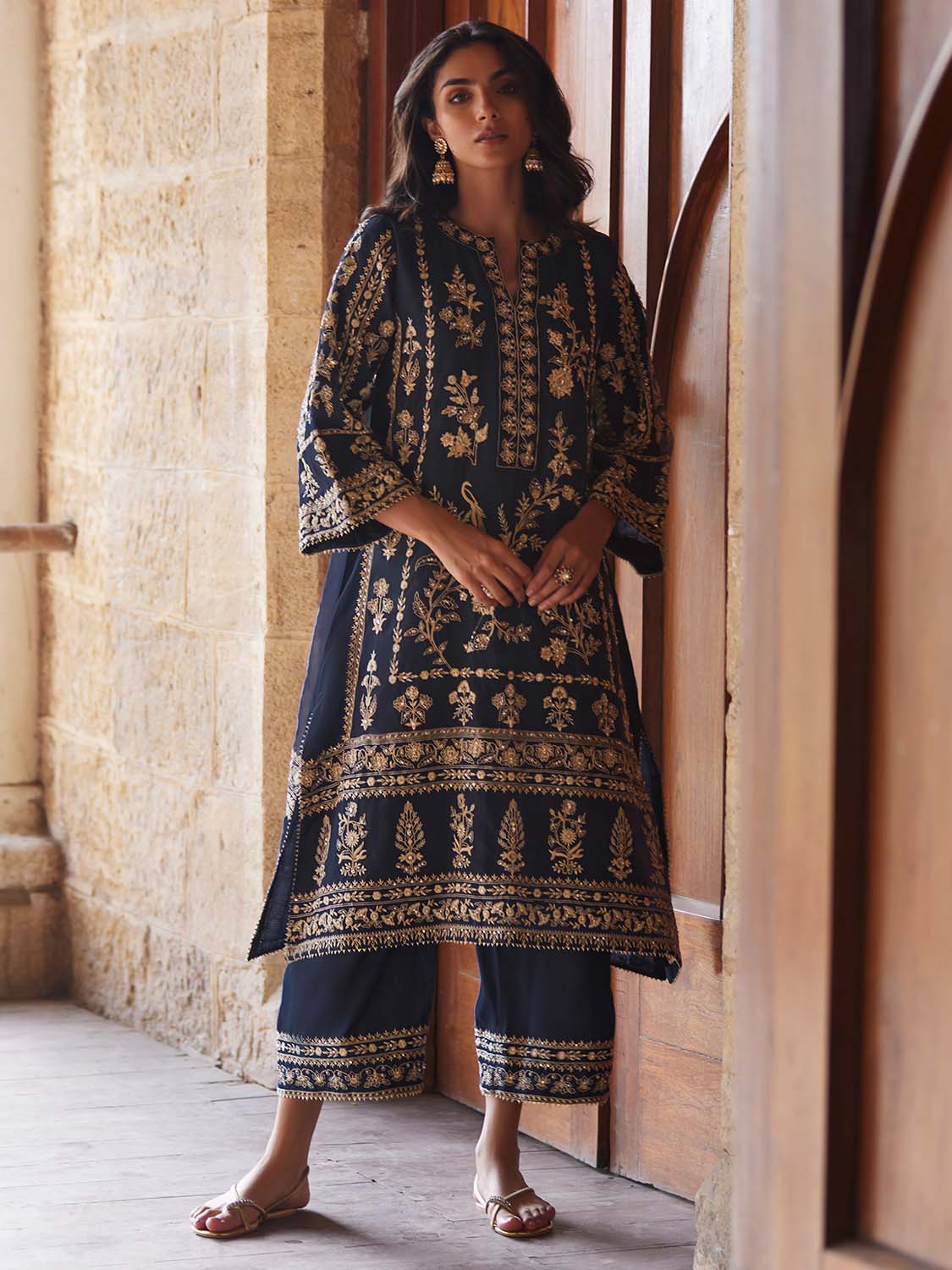 Sicily & Izaar - AW25AMB1-PF25OWKP003