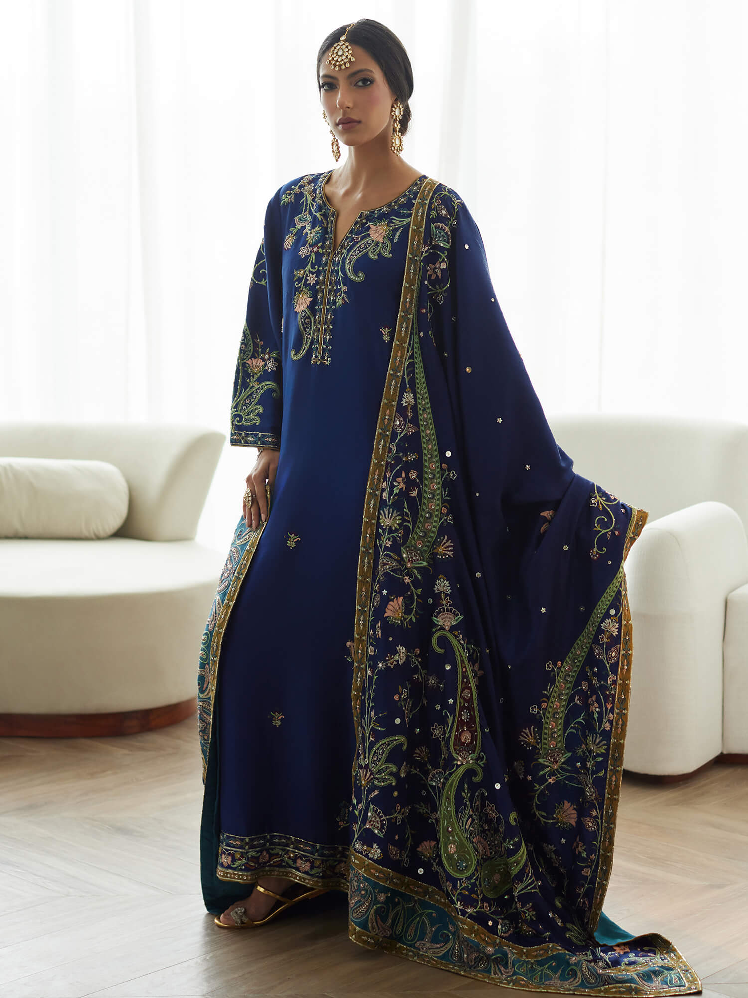 SAVANNAH & SHAWL