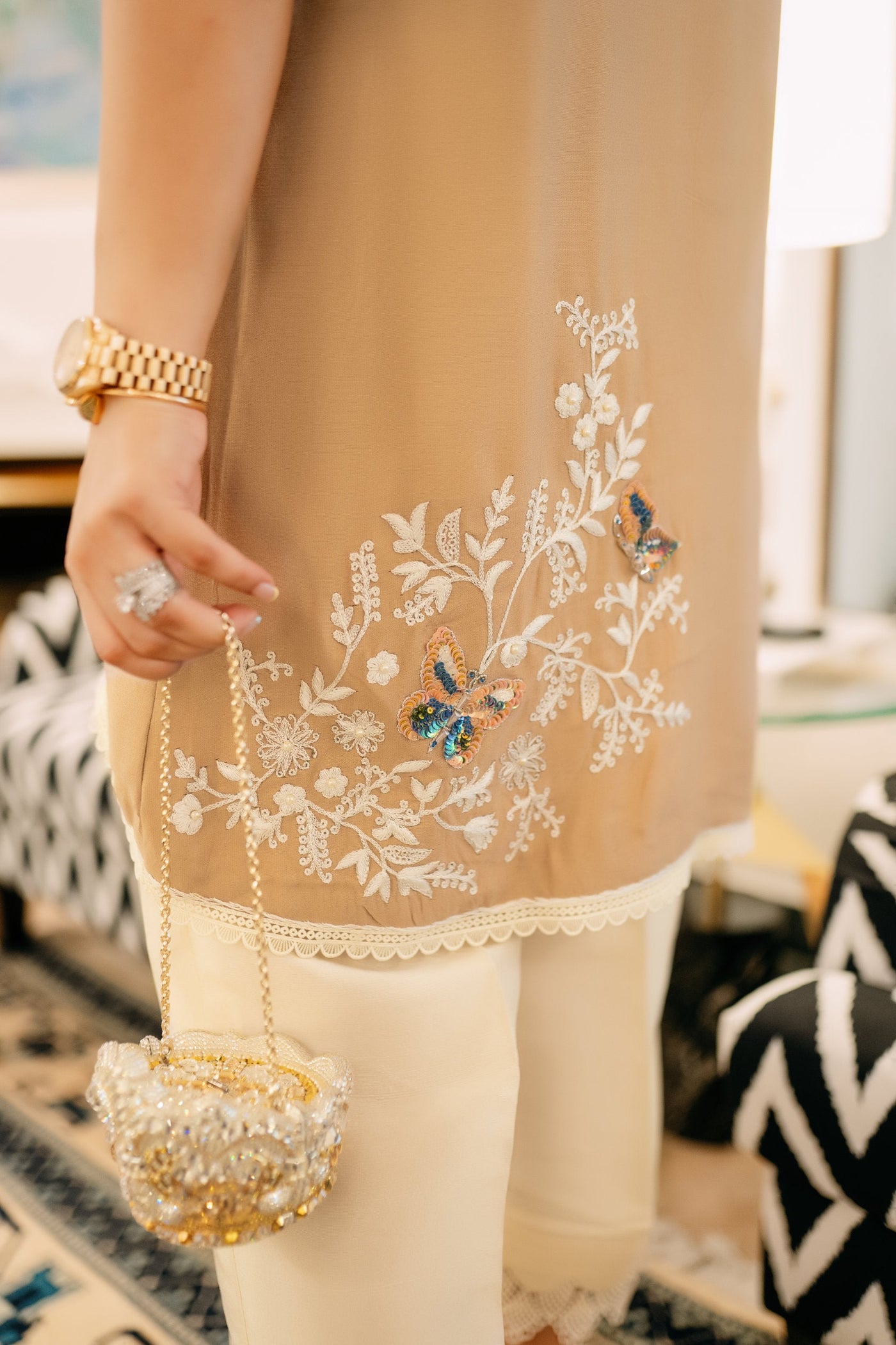 https://cdn.shopify.com/s/files/1/0793/0439/2987/files/04_a46efd31-d2b7-4e3a-8e0b-908dc6a479de.jpg?v=1691480094