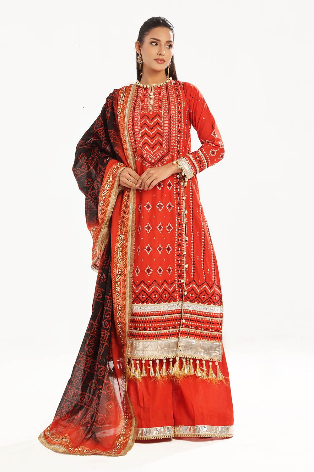 3 Piece Unstitched Zari Embroidered Lawn Suit with Gold Lacquer Printed Lawn Dupatta