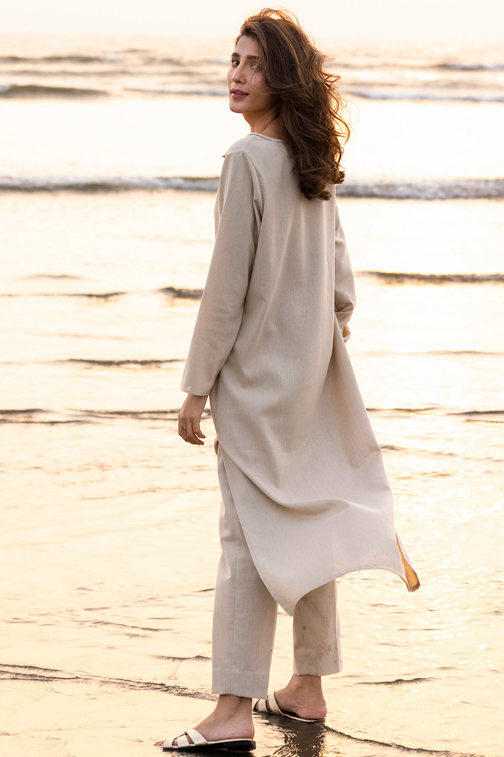 https://cdn.shopify.com/s/files/1/0516/3571/6292/products/051A3472.jpg?v=1753386372