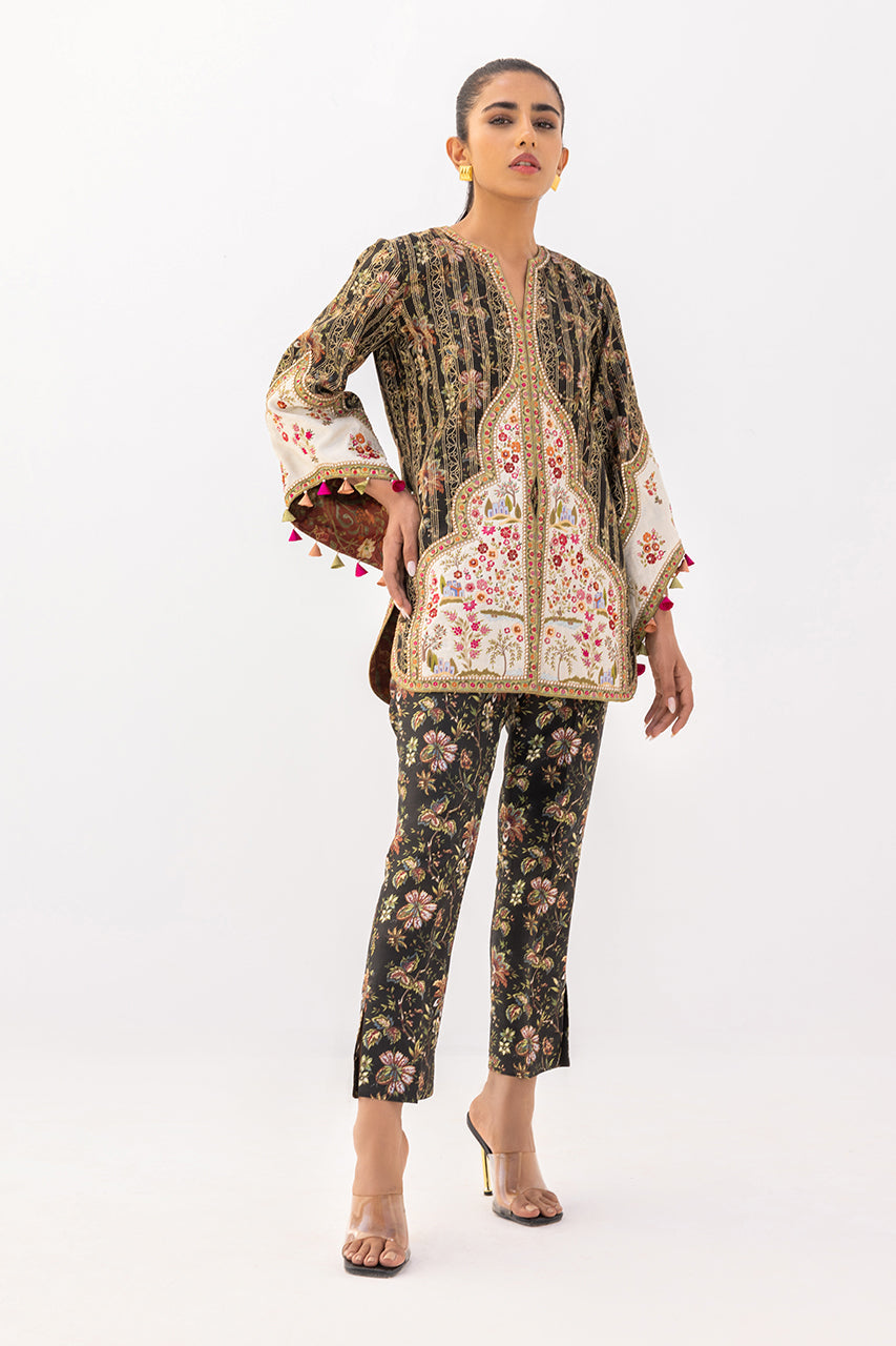 https://cdn.shopify.com/s/files/1/0588/3661/5221/products/051A7662.jpg?v=1668427957