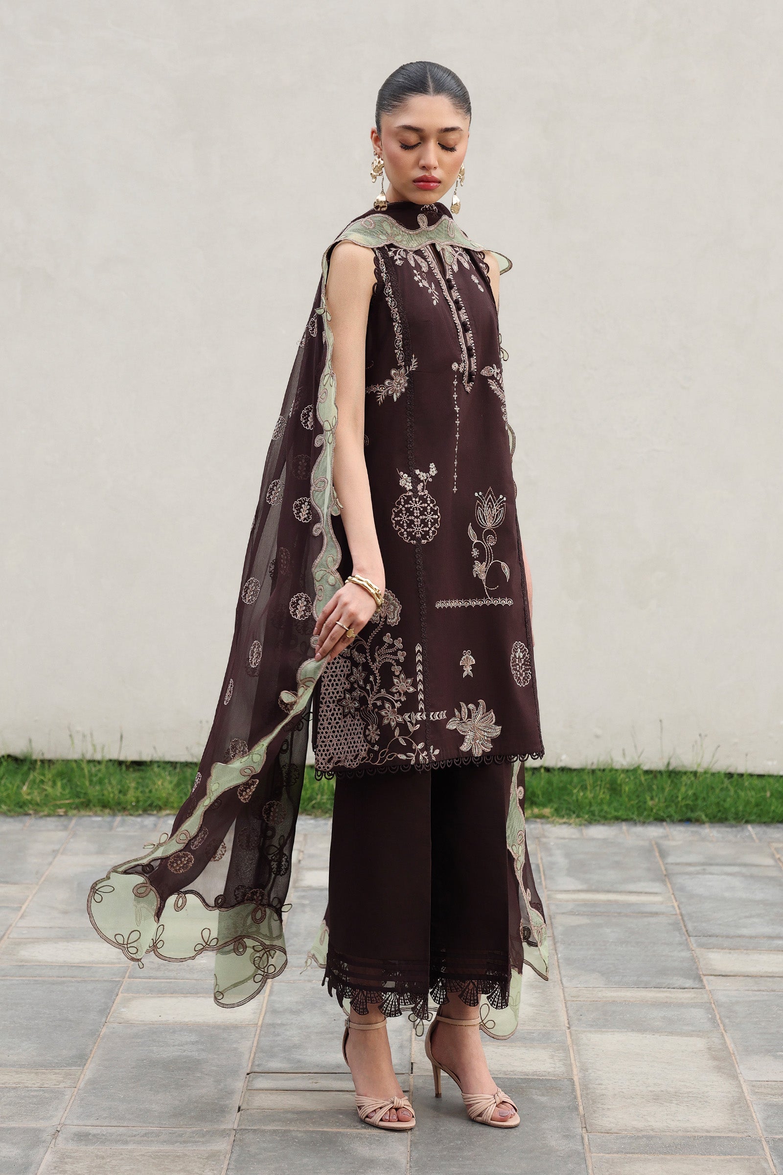 https://cdn.shopify.com/s/files/1/2044/1461/files/052A0360_a259b7d2-95a1-4648-bbe3-84435c6c5001.jpg?v=1777467147