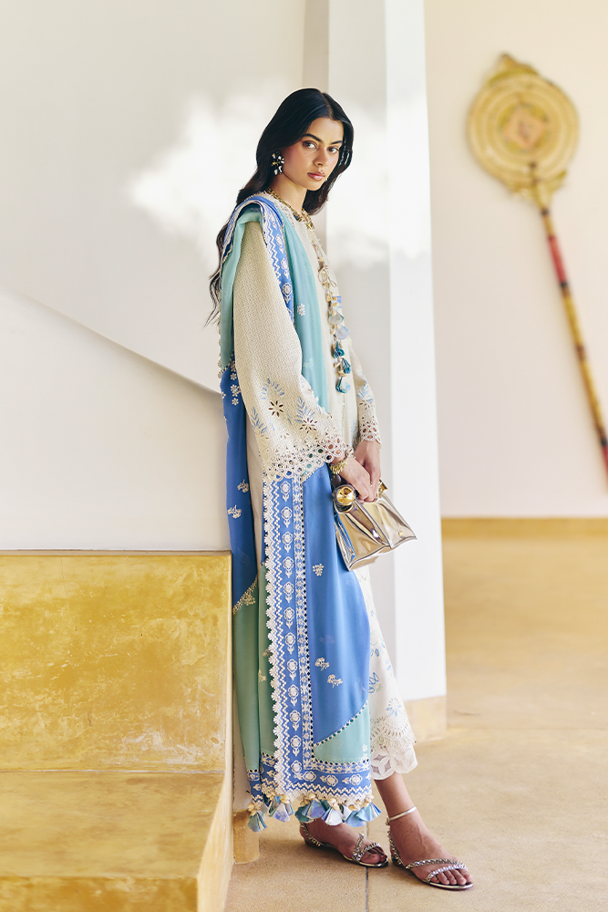 https://cdn.shopify.com/s/files/1/1146/5868/files/07-Danae.png?v=1740750806