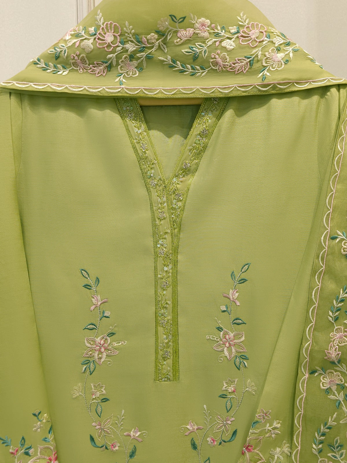 3 Piece - Pure Khaddi Silk Embroidered  Suit S115092