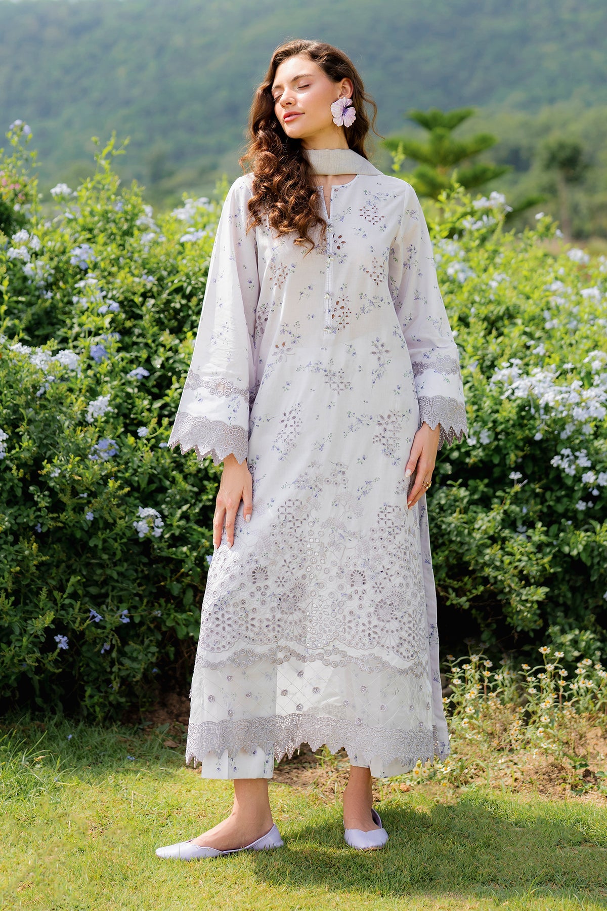 EMBROIDERED LAWN SF-4211
