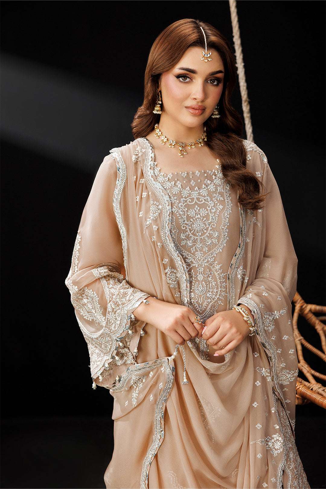 Alizeh – Gilded Lace Style