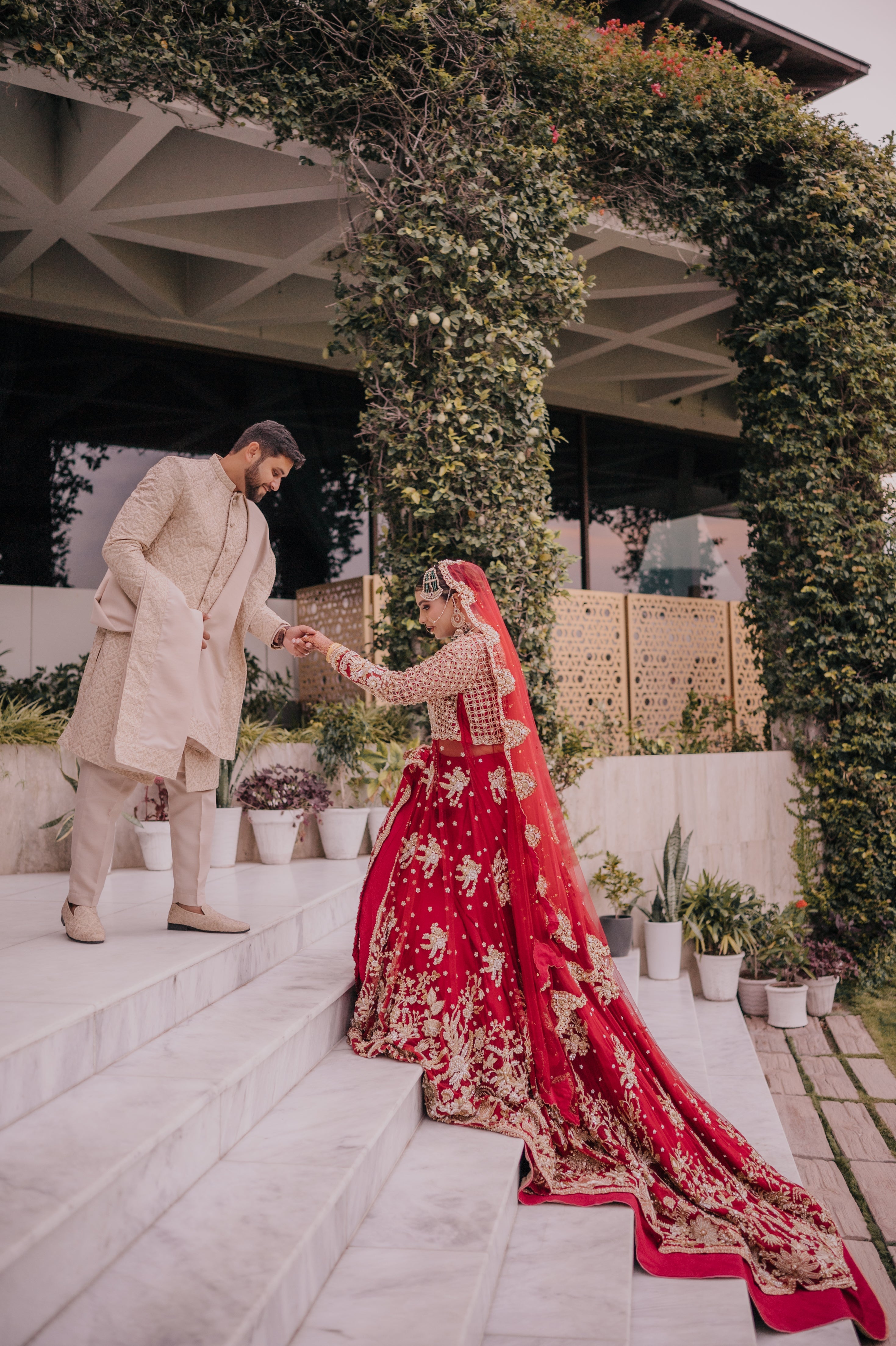 sadaf-fawad-khan-pool-52087336