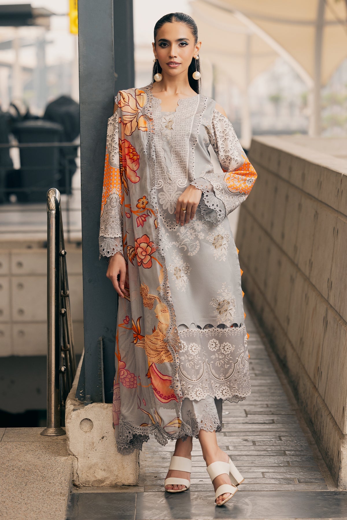 3-PC Unstitched Embroidered Lawn Collection IN6-05