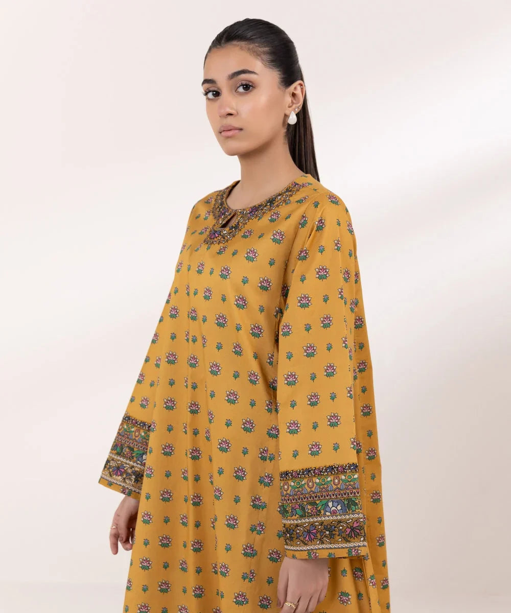 Sapphire 2 Piece Embroidered Lawn Suit 0U2TEDY24V53 (RTS)