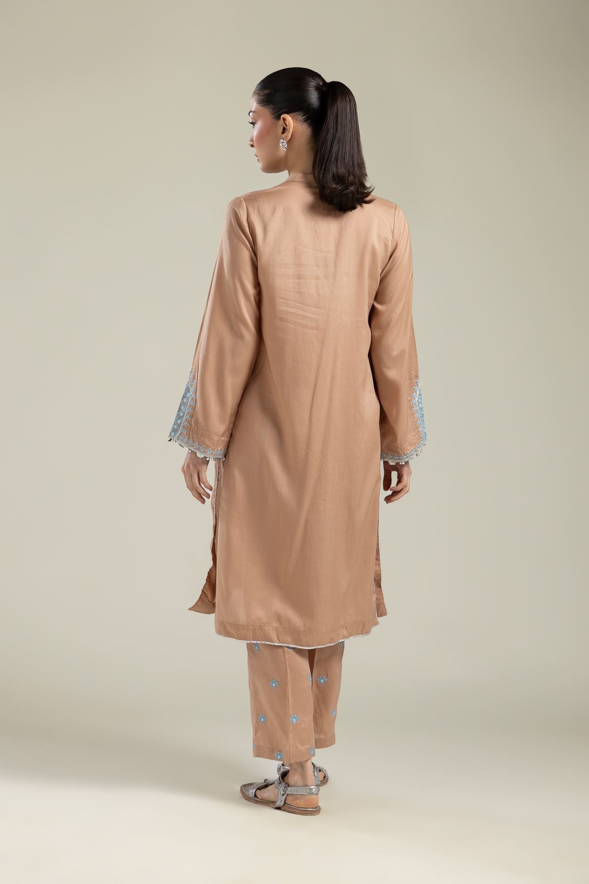 Embroidered V-Neck Kurta