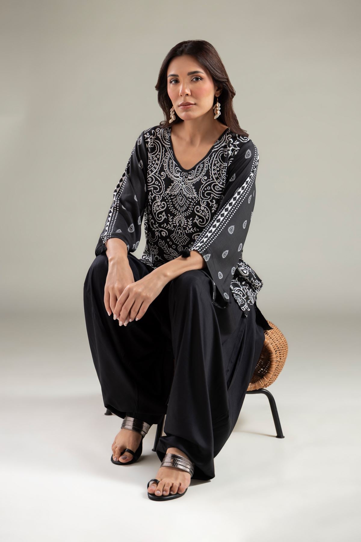 Paisley V-Neck Kurta