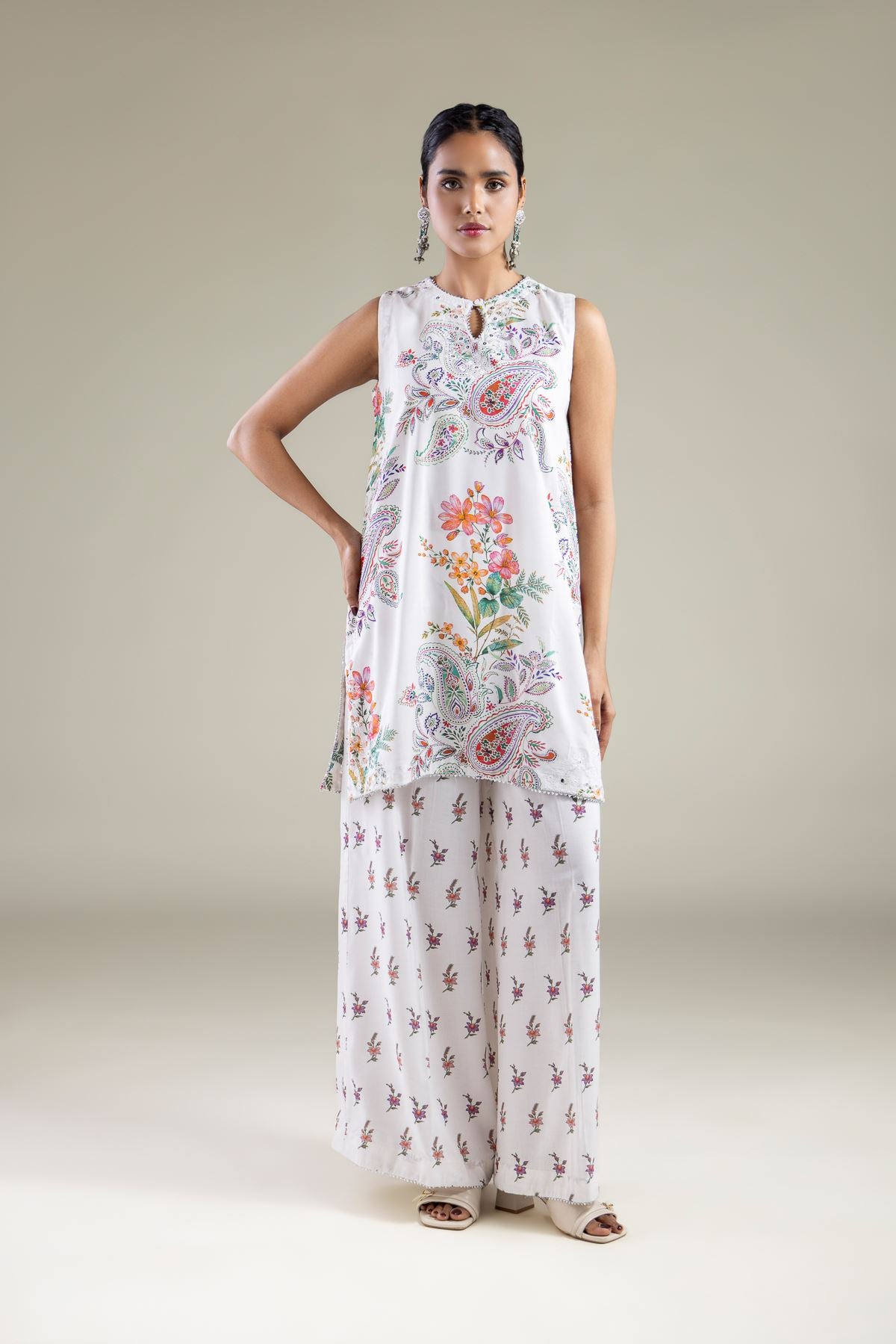 Floral Sleeveless Kurta