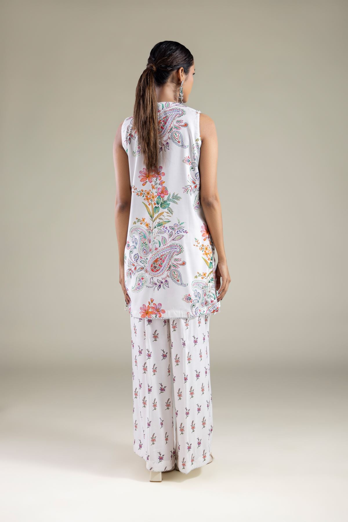 Floral Sleeveless Kurta