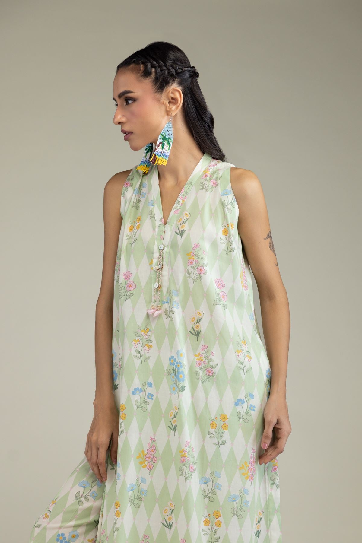 Sleeveless Floral Kurta