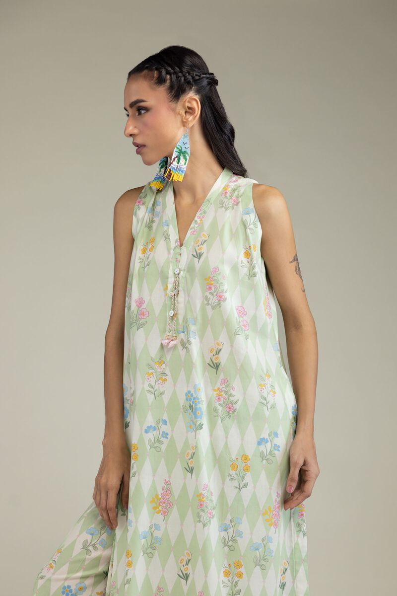 Sleeveless Floral Kurta