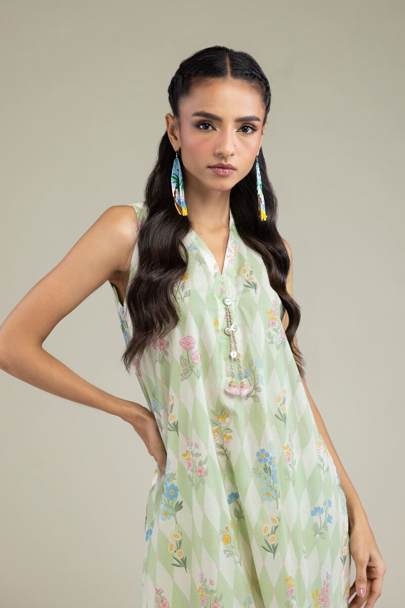 Sleeveless Floral Kurta