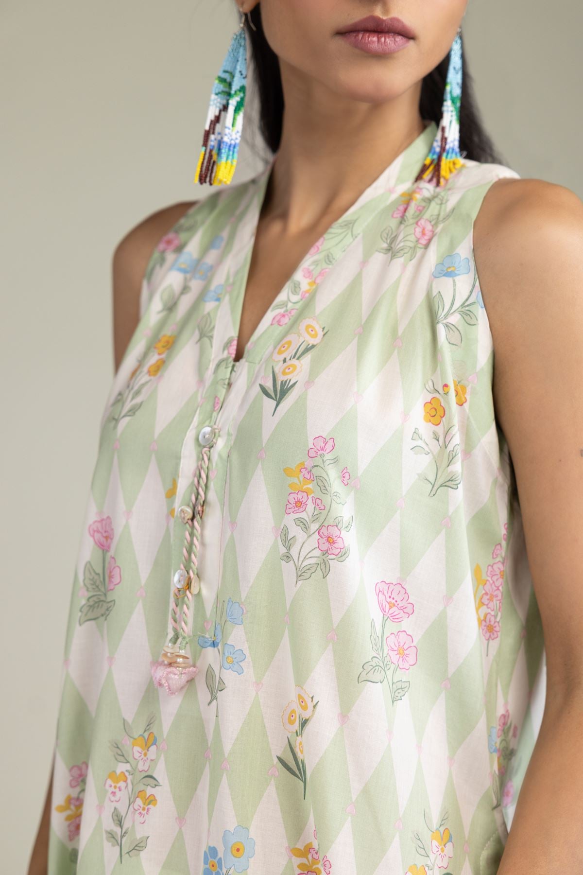 Sleeveless Floral Kurta