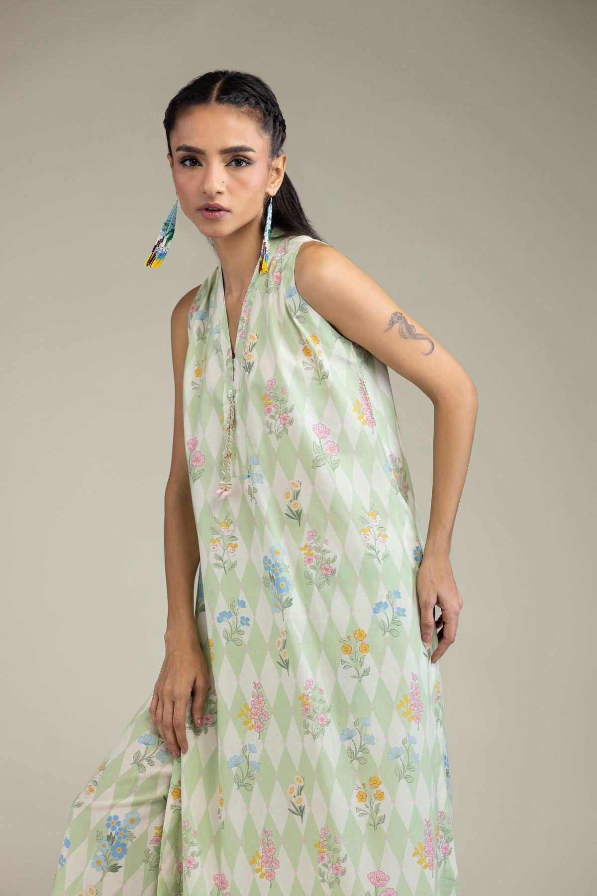 Sleeveless Floral Kurta