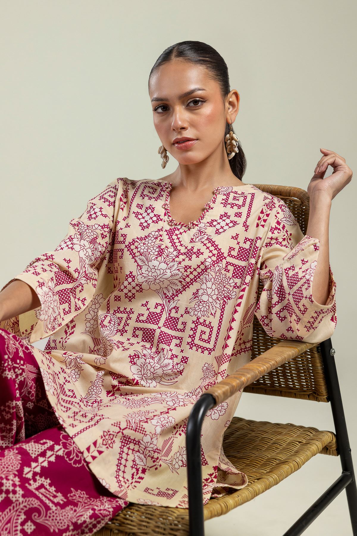 Round V-Neck Kurta