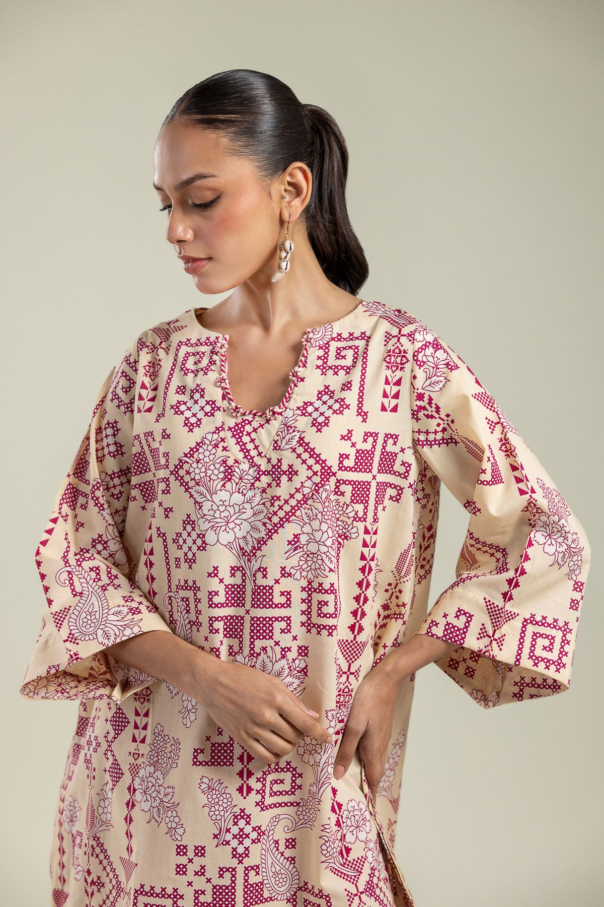 Round V-Neck Kurta