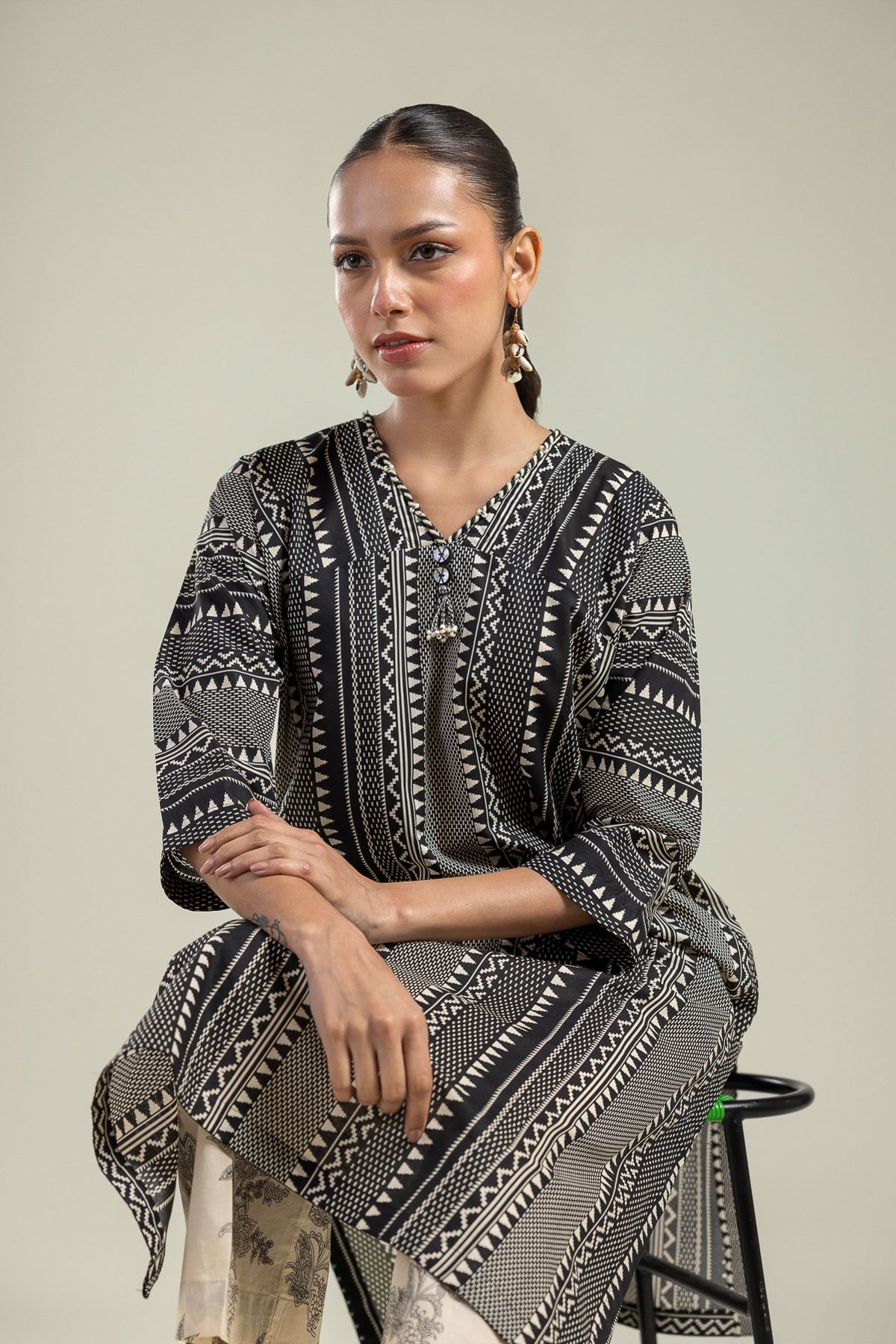 Black V-Neck Kurta