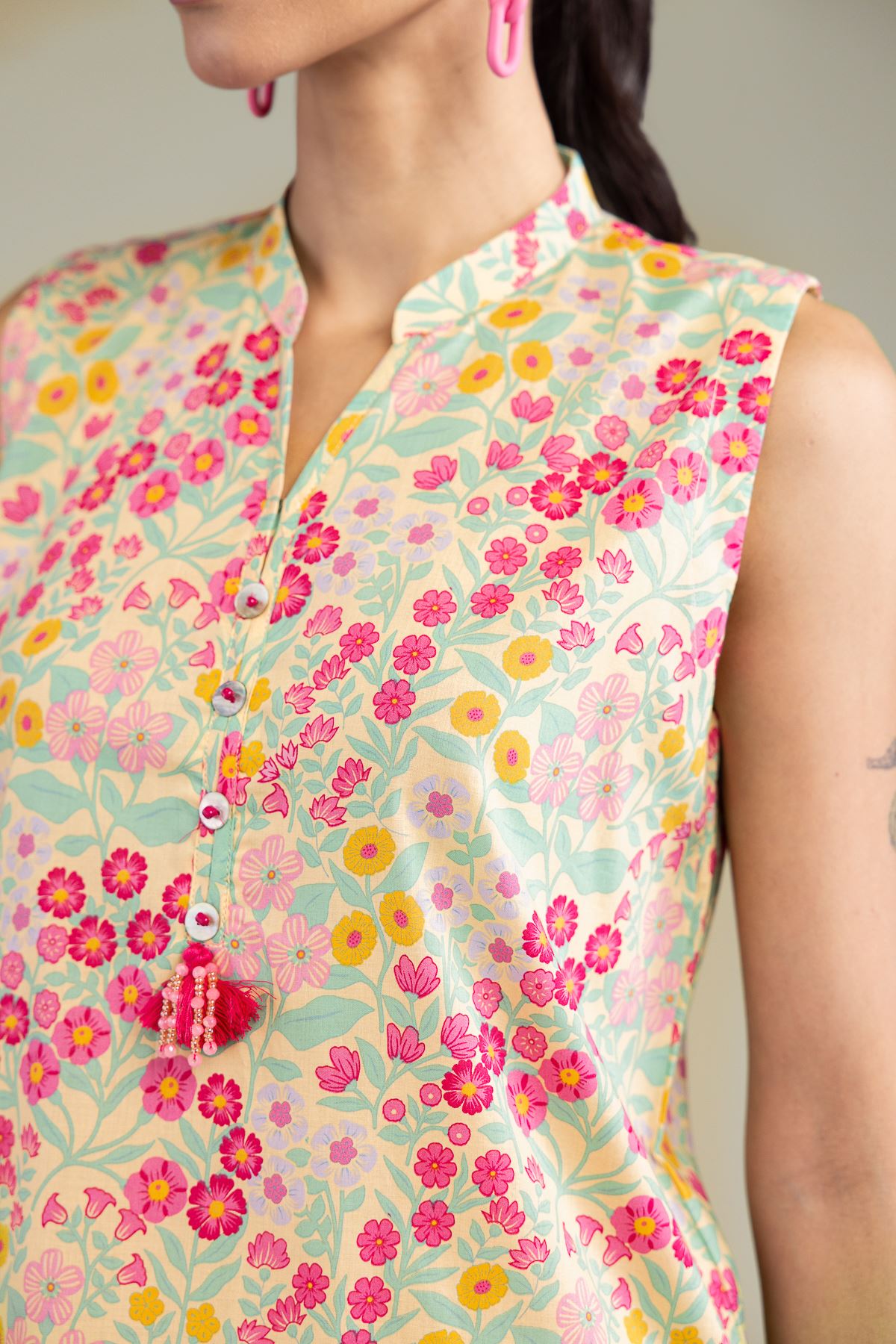 Long Sleeveless Kurta