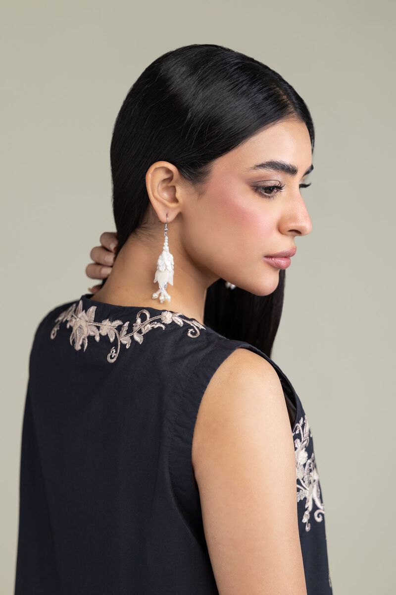 Floral Sleeveless Kurta
