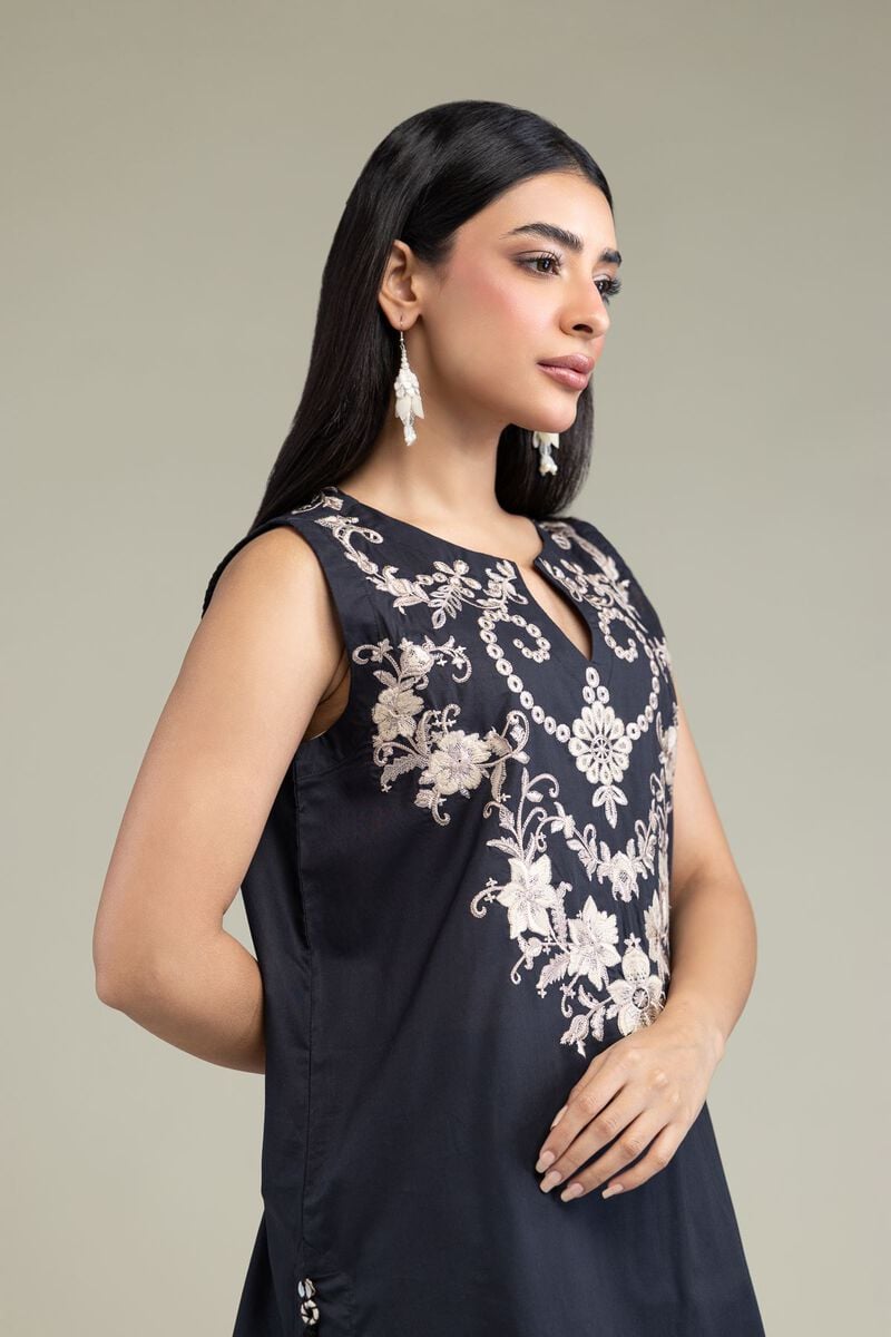 Floral Sleeveless Kurta
