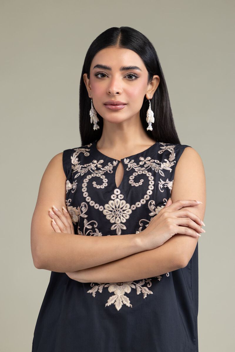 Floral Sleeveless Kurta