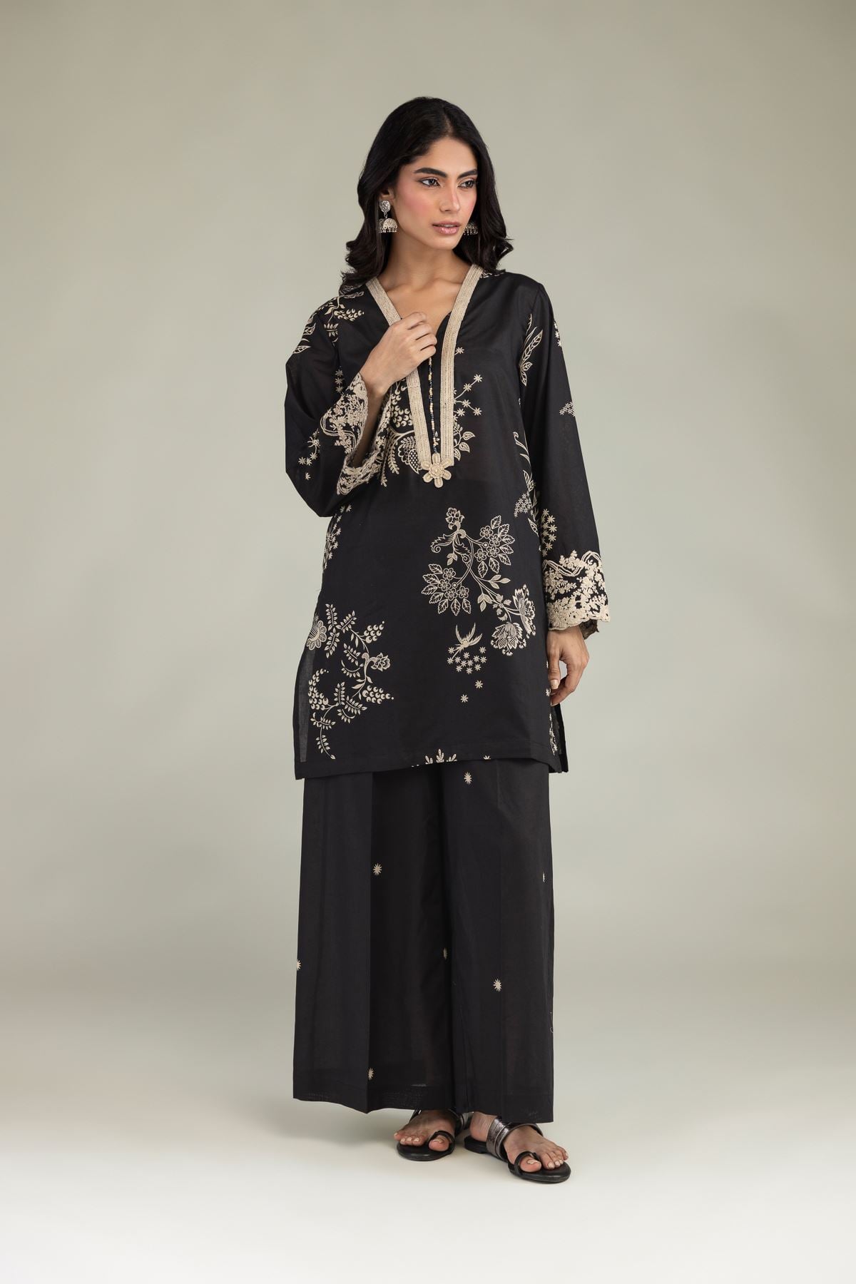 Black Lawn Dupatta