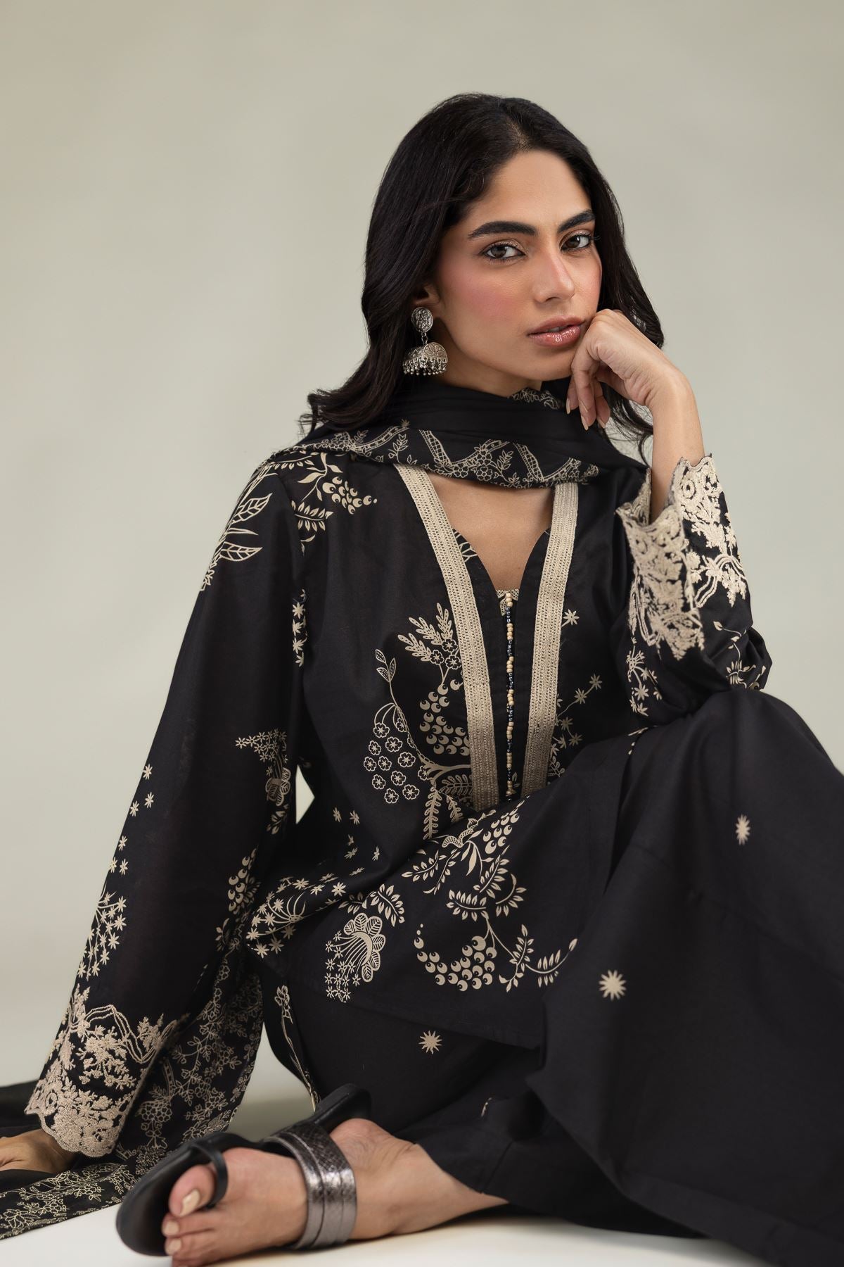 Black Lawn Dupatta