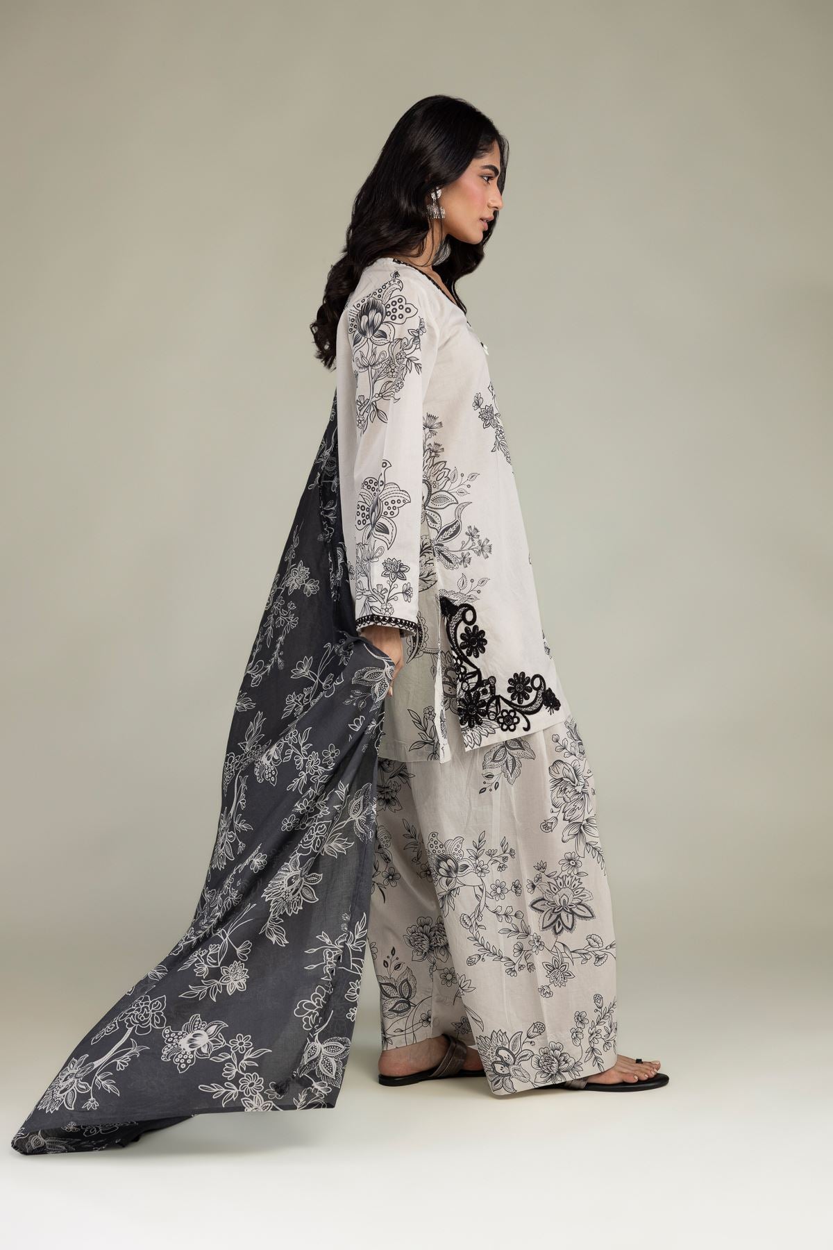 Gray Lawn Dupatta