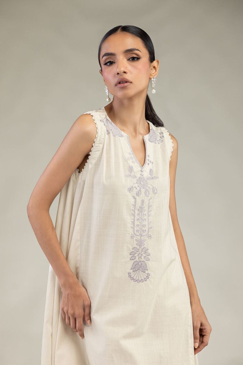 Floral Sleeveless Kurta
