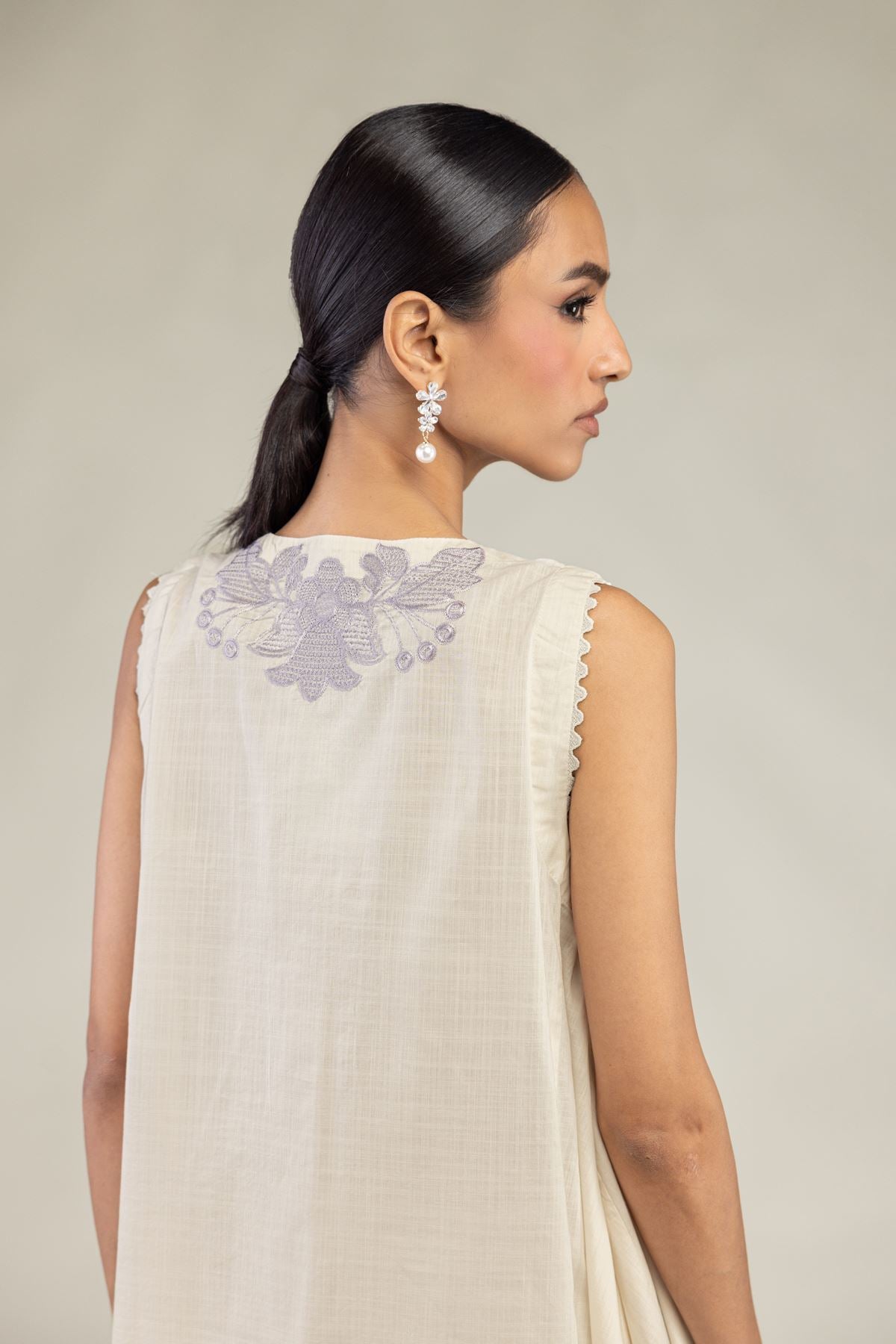 Floral Sleeveless Kurta