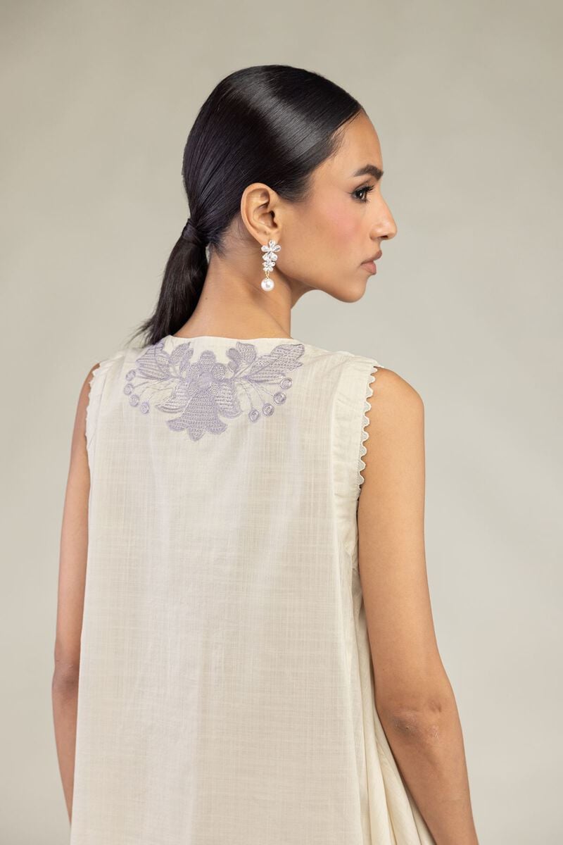 Floral Sleeveless Kurta