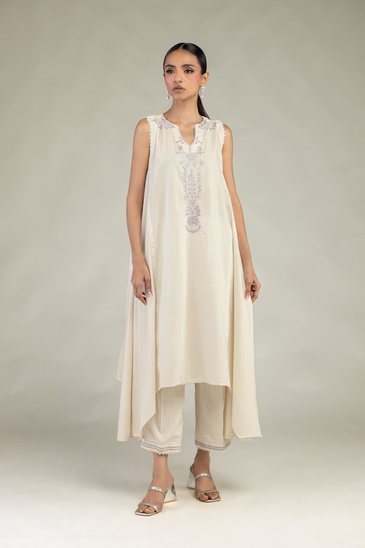 Floral Sleeveless Kurta
