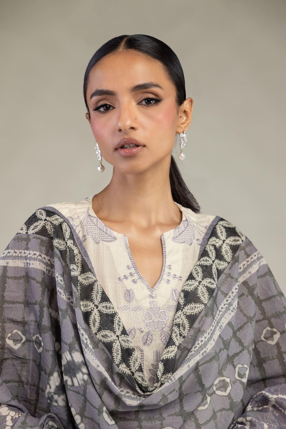 Gray Lawn Dupatta