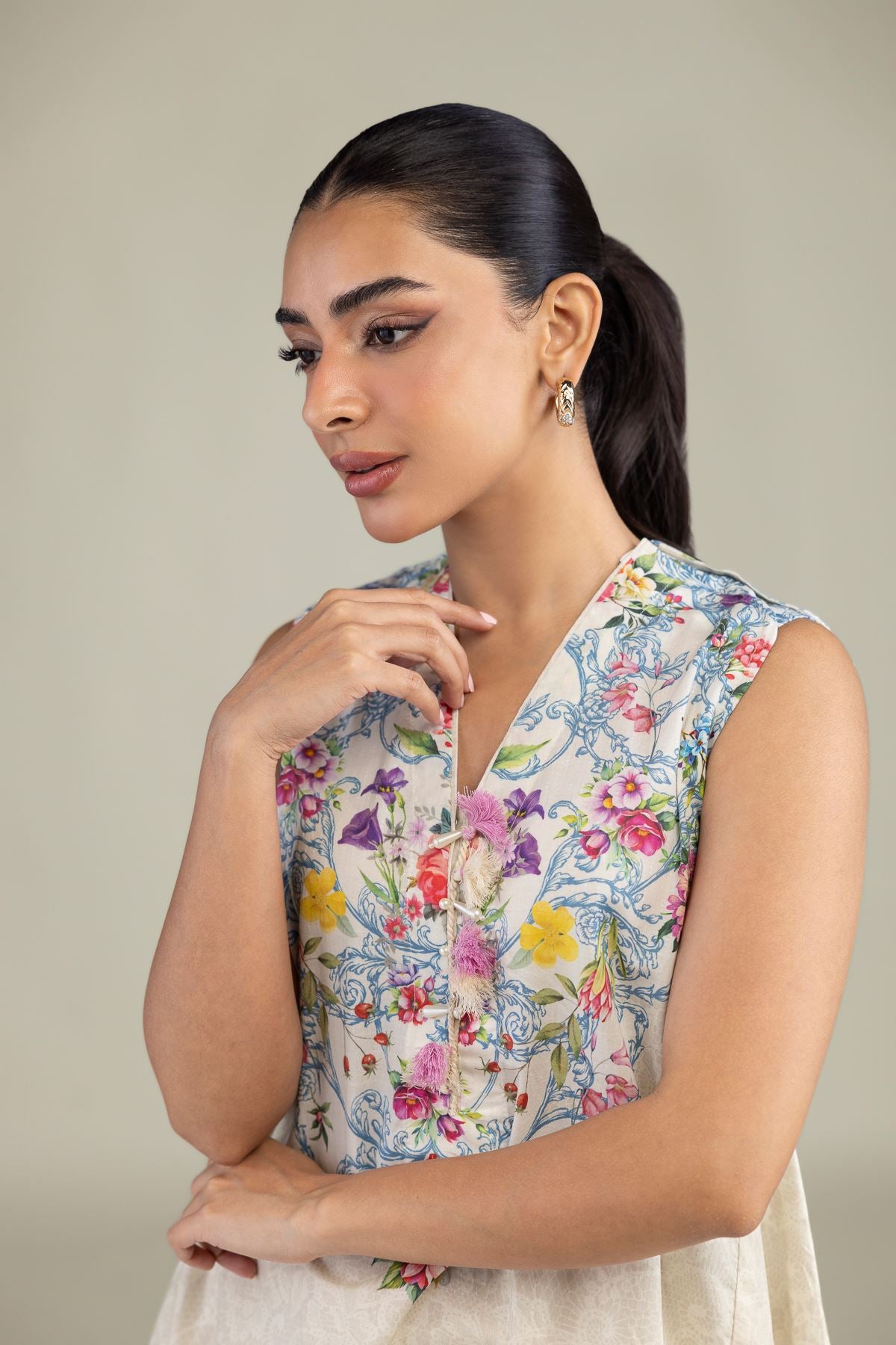 Sleeveless Floral Kurta