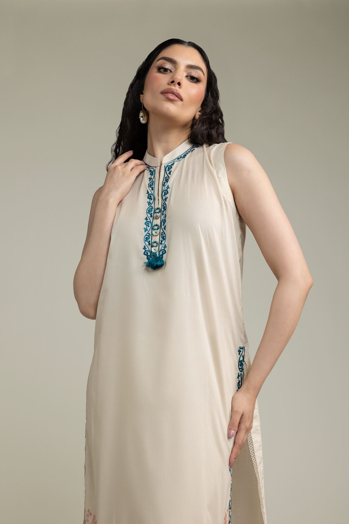 Floral Sleeveless Kurta